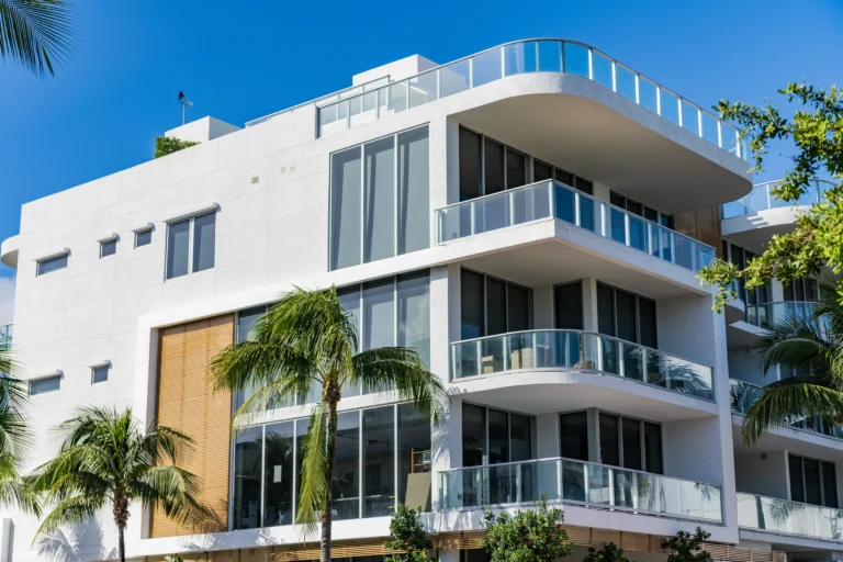 modern-building-miami-beach-ocean-drive-miami-beach-ocean-drive-florida-art-deco-building-architecture-architectural-building-art-deco-architectural-district-art-deco